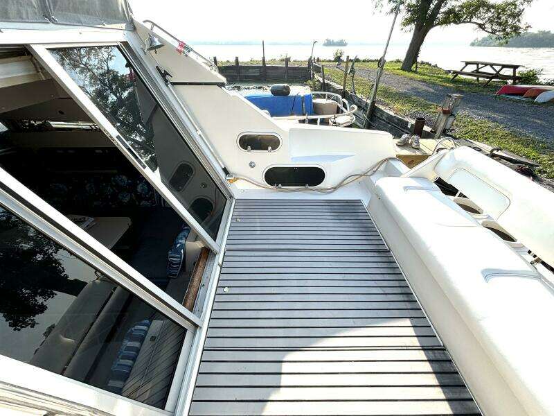 Mid Night Cruz 34ft Carver Yacht For Sale