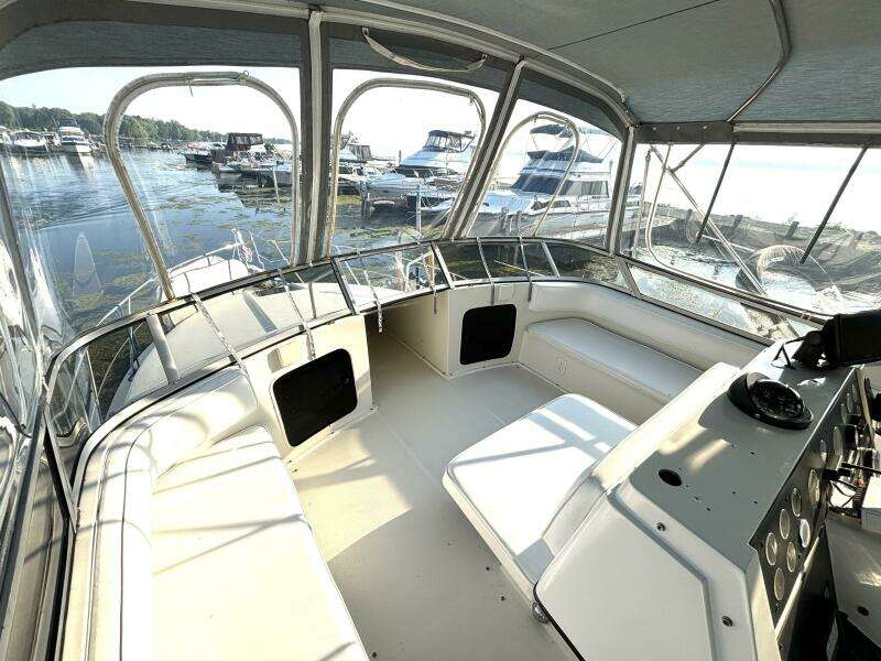Mid Night Cruz 34ft Carver Yacht For Sale