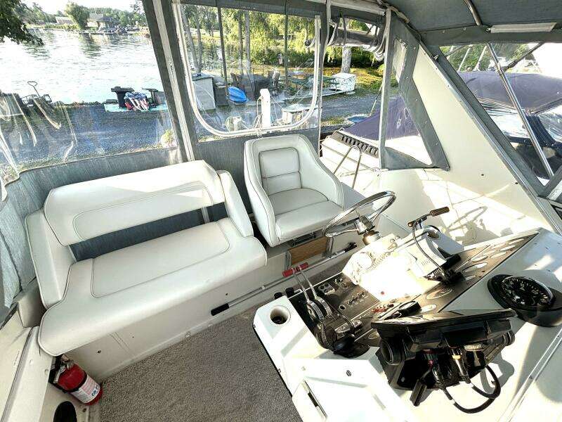 Mid Night Cruz 34ft Carver Yacht For Sale