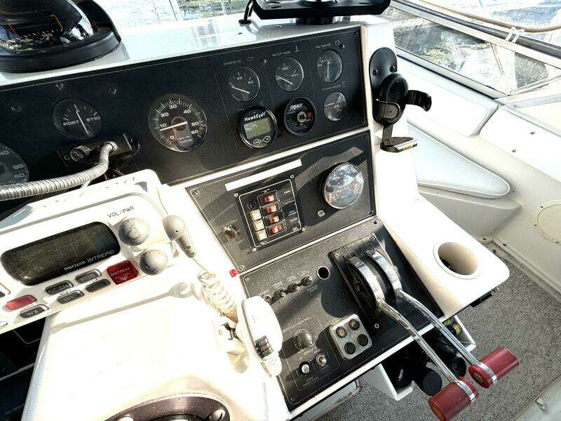 Mid Night Cruz 34ft Carver Yacht For Sale