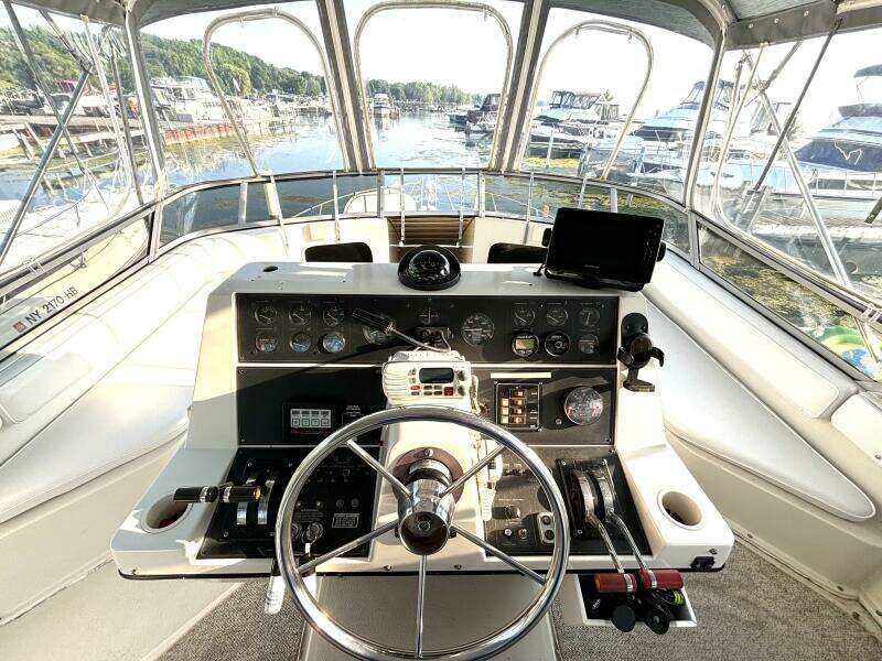 Mid Night Cruz 34ft Carver Yacht For Sale