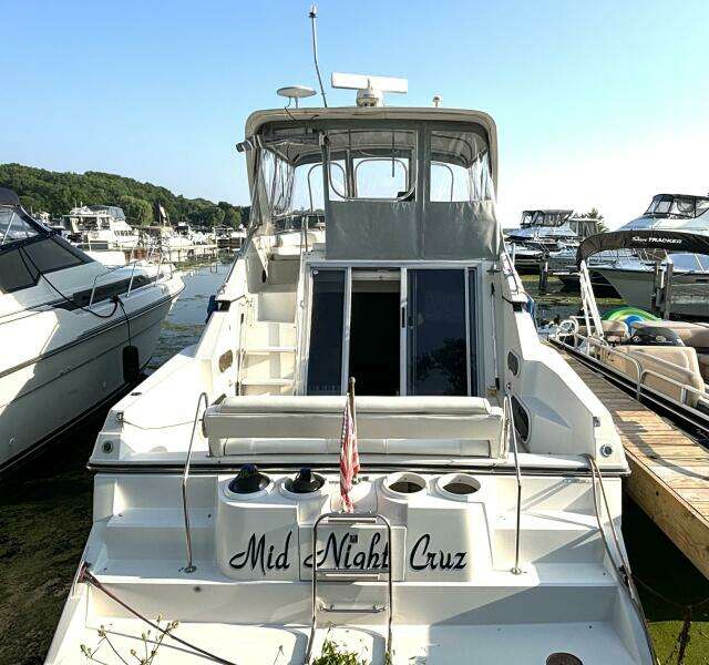 Mid Night Cruz 34ft Carver Yacht For Sale
