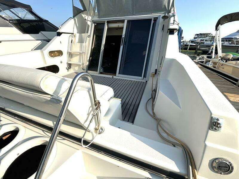 Mid Night Cruz 34ft Carver Yacht For Sale