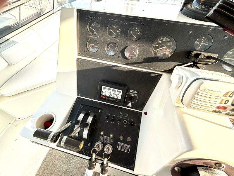 Mid Night Cruz 34ft Carver Yacht For Sale