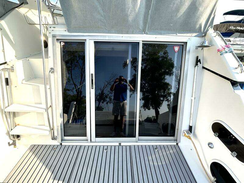 Mid Night Cruz 34ft Carver Yacht For Sale