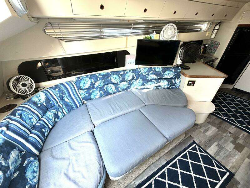 Mid Night Cruz 34ft Carver Yacht For Sale