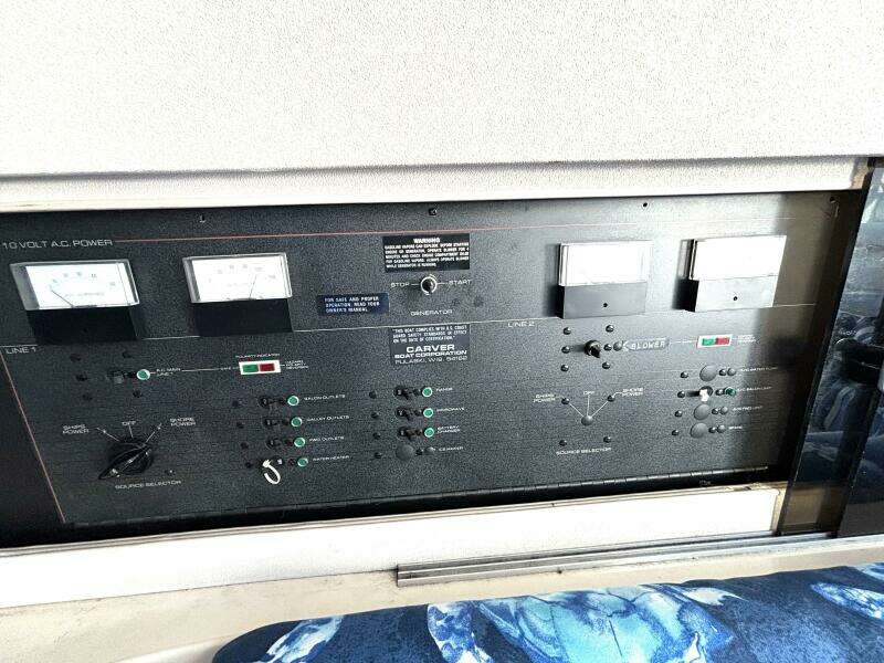 Mid Night Cruz 34ft Carver Yacht For Sale