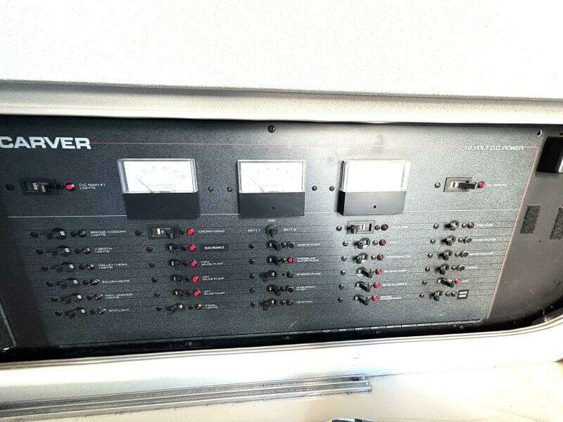Mid Night Cruz 34ft Carver Yacht For Sale