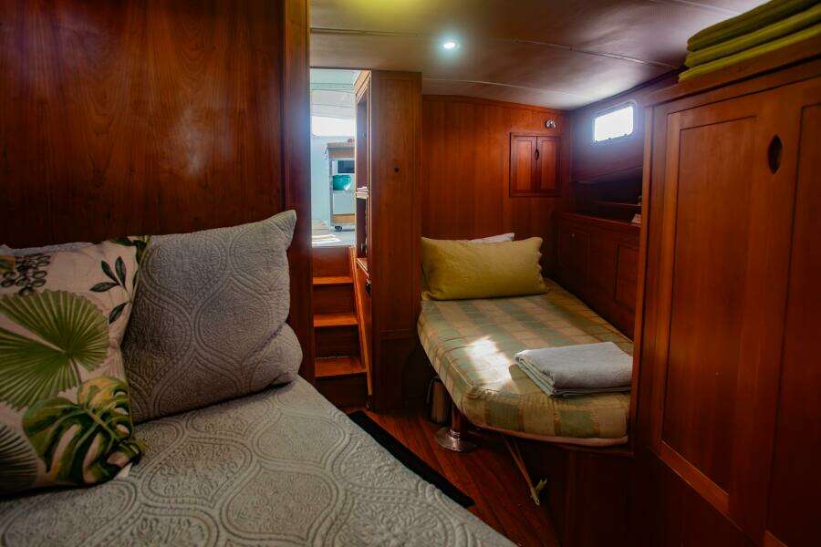 40' Wayne Beal Downeast Cruiser 2002 - Cummins 540 HP For Sale