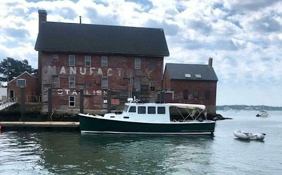 40' Wayne Beal Downeast Cruiser 2002 - Cummins 540 HP For Sale