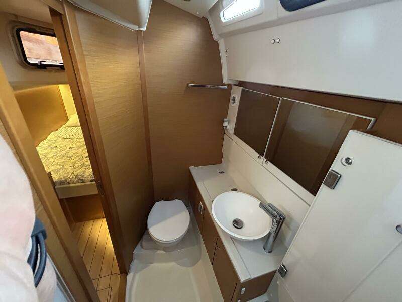 True North 54ft Jeanneau Yacht For Sale