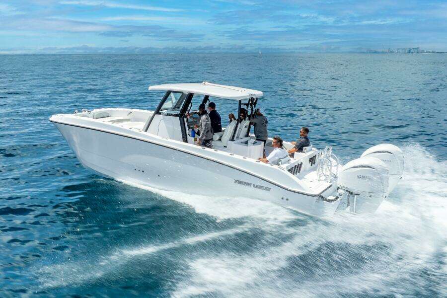 28ft Twin Vee Yacht For Sale