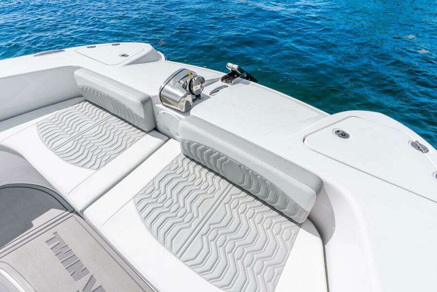 28ft Twin Vee Yacht For Sale
