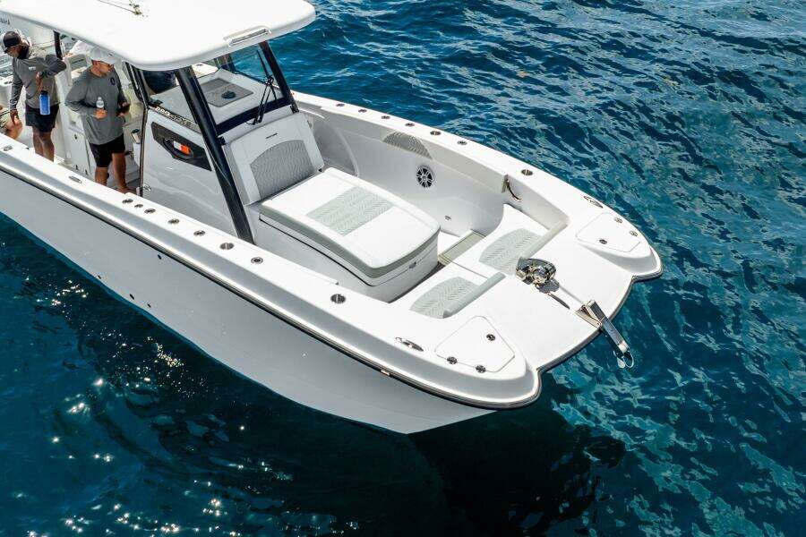 28ft Twin Vee Yacht For Sale