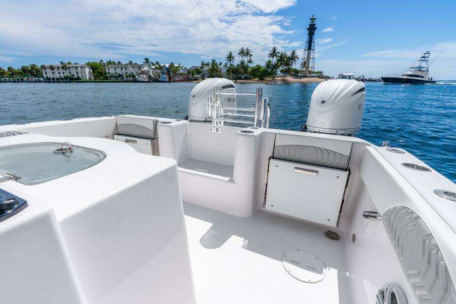 28ft Twin Vee Yacht For Sale