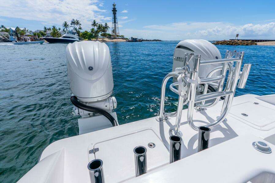 28ft Twin Vee Yacht For Sale