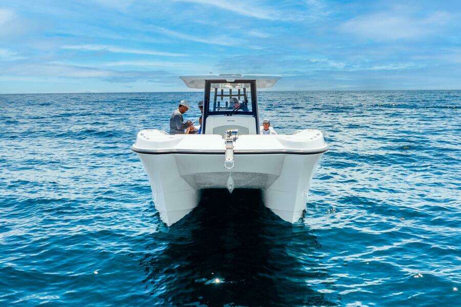 28ft Twin Vee Yacht For Sale