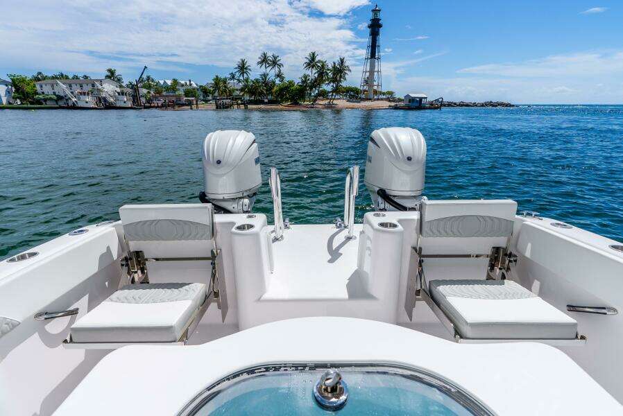 28ft Twin Vee Yacht For Sale