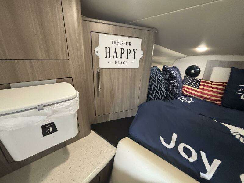 33ft Regal Yacht For Sale