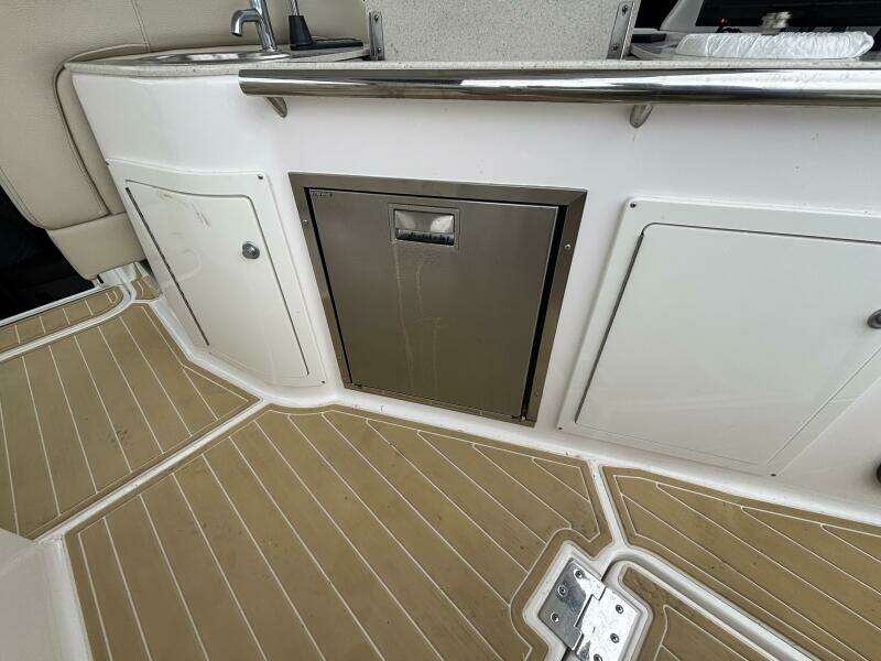 33ft Regal Yacht For Sale