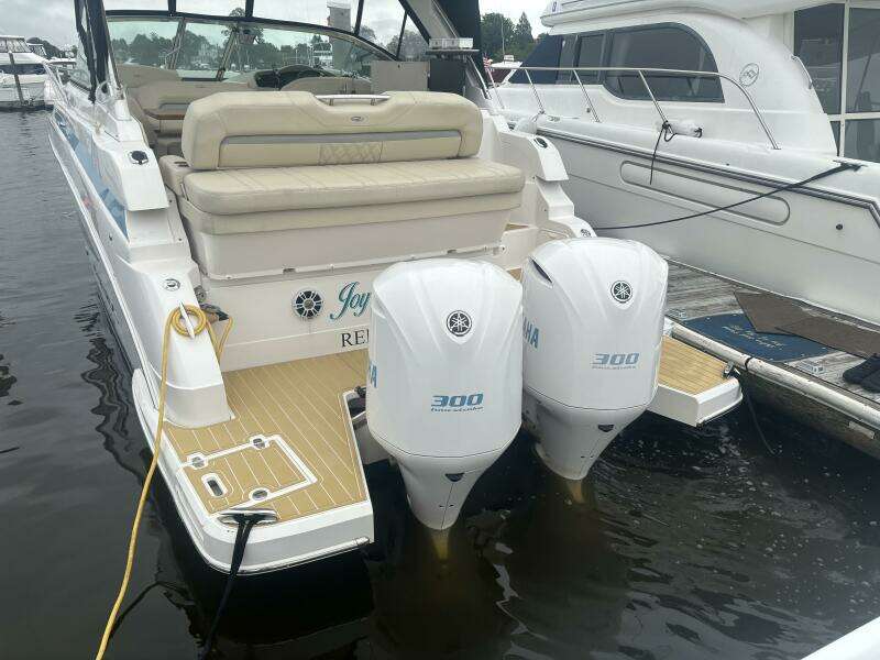 33ft Regal Yacht For Sale