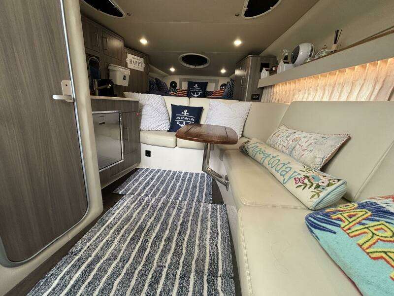 33ft Regal Yacht For Sale