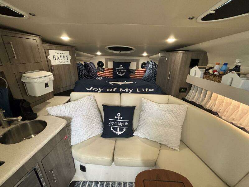 33ft Regal Yacht For Sale