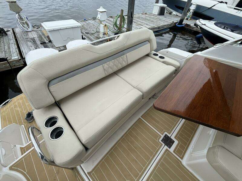 33ft Regal Yacht For Sale
