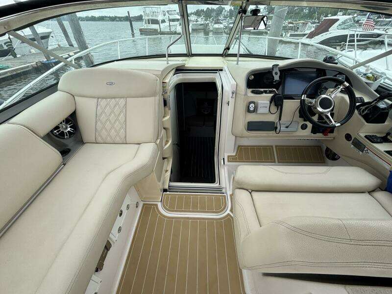 33ft Regal Yacht For Sale