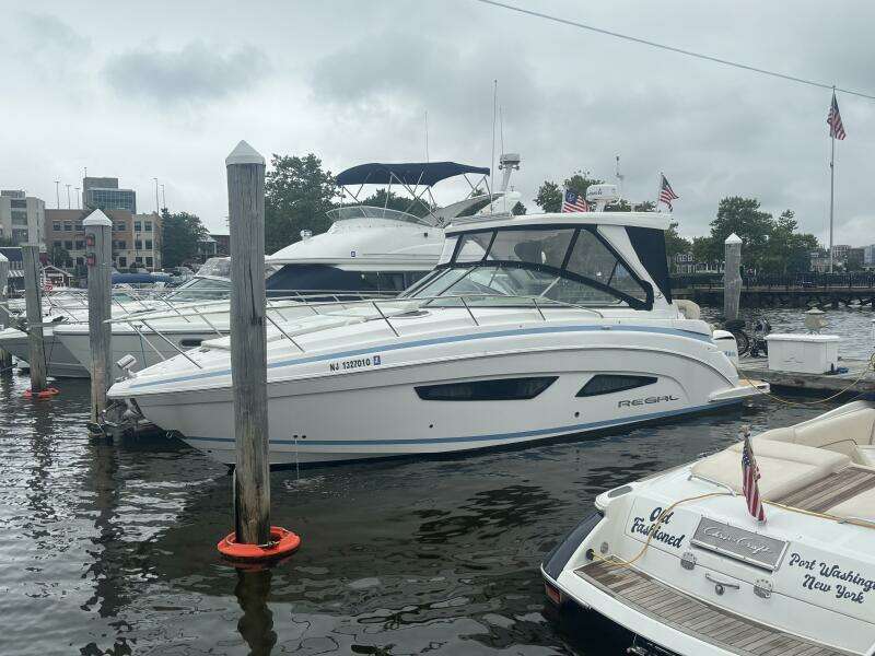 33ft Regal Yacht For Sale