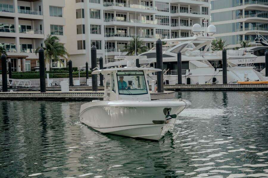 35ft Boston Whaler Yacht For Sale