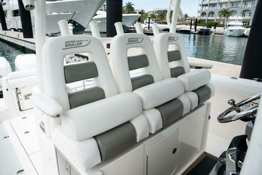 35ft Boston Whaler Yacht For Sale