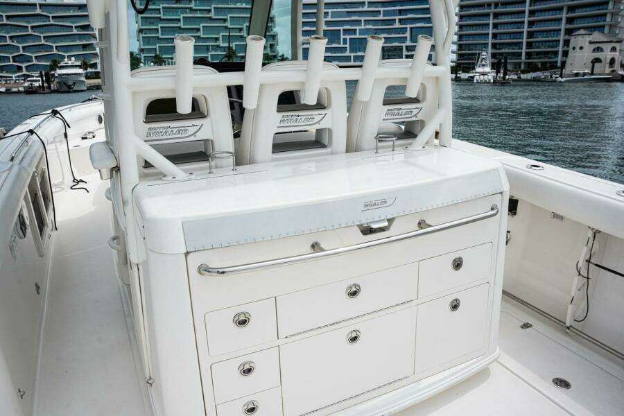 35ft Boston Whaler Yacht For Sale