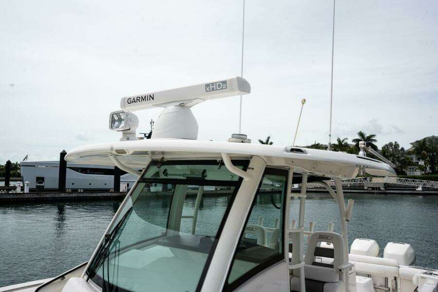 35ft Boston Whaler Yacht For Sale