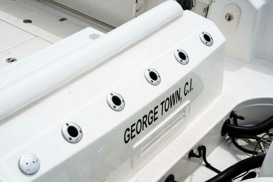 35ft Boston Whaler Yacht For Sale