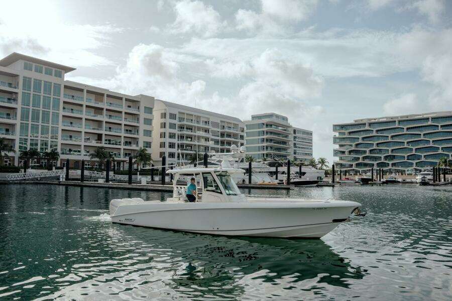 35ft Boston Whaler Yacht For Sale