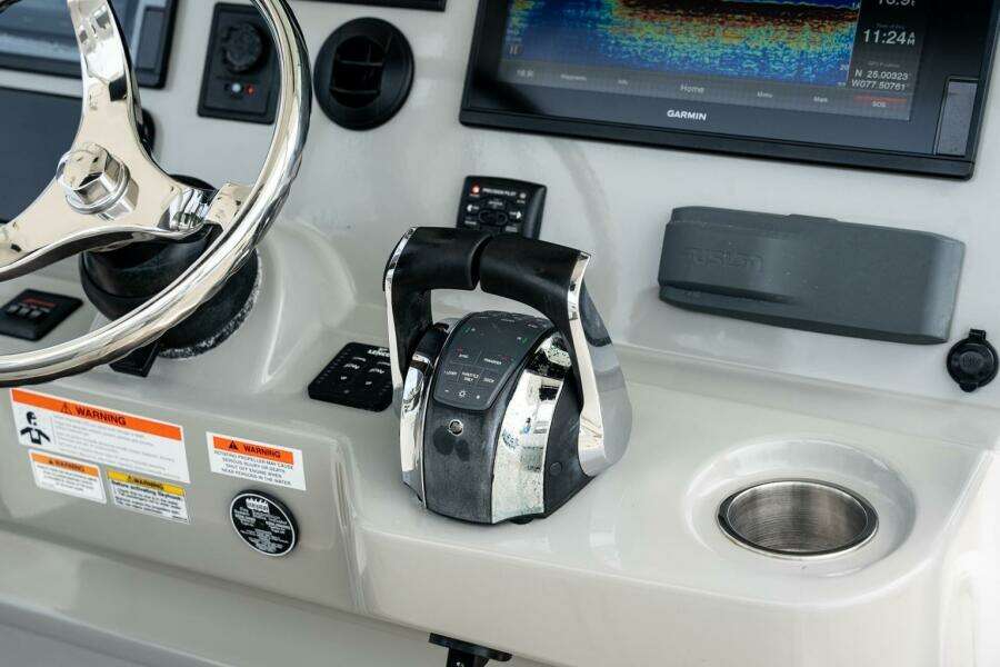 35ft Boston Whaler Yacht For Sale