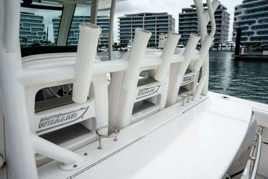 35ft Boston Whaler Yacht For Sale