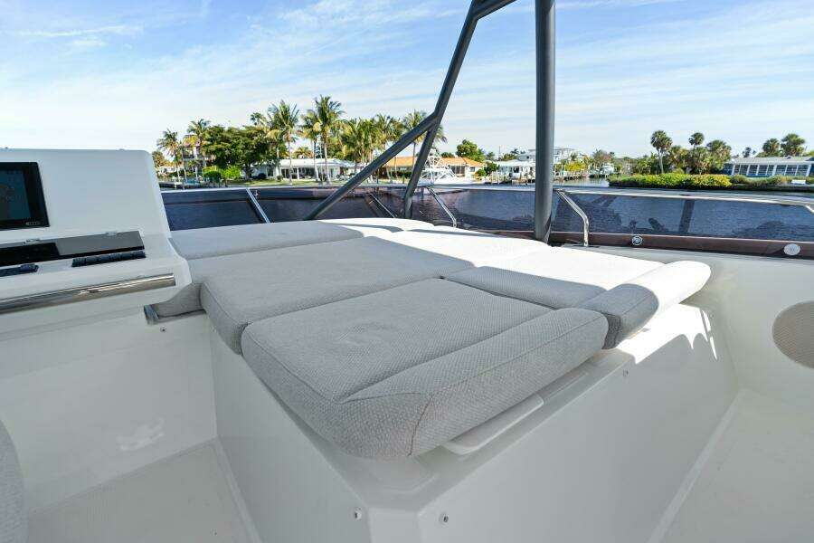 2020 52 Prestige Flybridge - Vacay - Flybridge