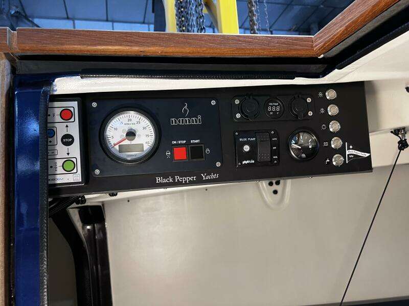 27ft Black Pepper Yacht For Sale