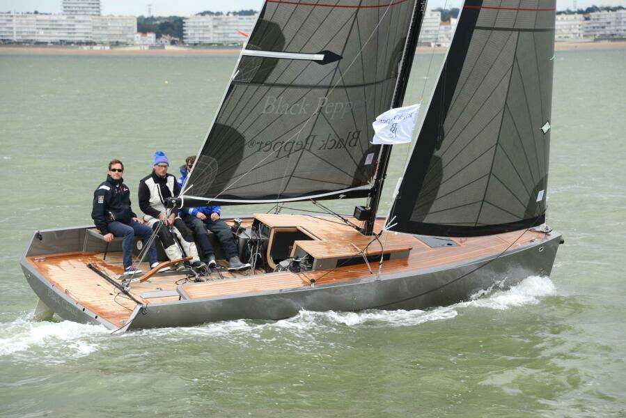 27ft Black Pepper Yacht For Sale