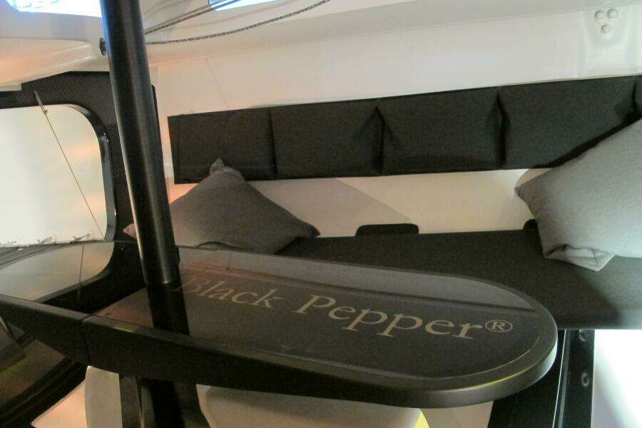 27ft Black Pepper Yacht For Sale