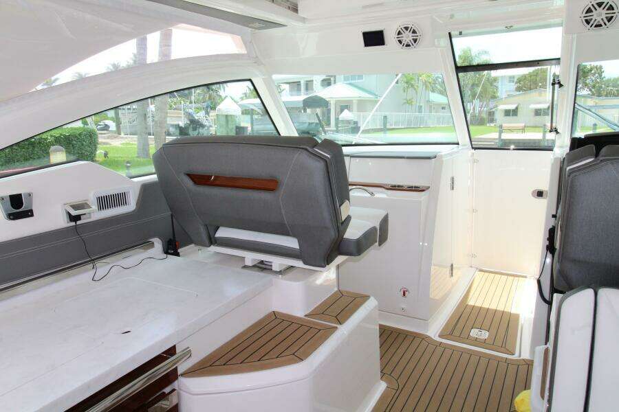 Knot Sorry 38ft Tiara Yachts Yacht For Sale