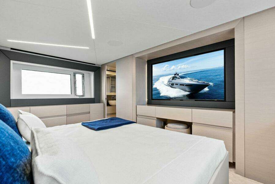 Barnext 69ft Pershing Yacht For Sale