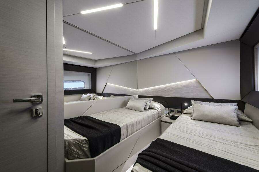 Barnext 69ft Pershing Yacht For Sale