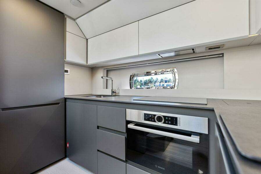 Barnext 69ft Pershing Yacht For Sale