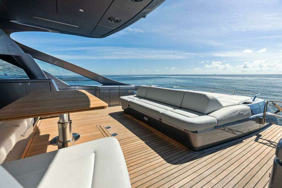 Barnext 69ft Pershing Yacht For Sale