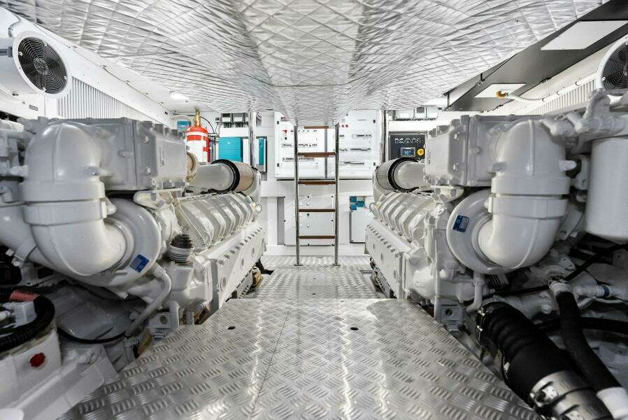 Barnext 69ft Pershing Yacht For Sale