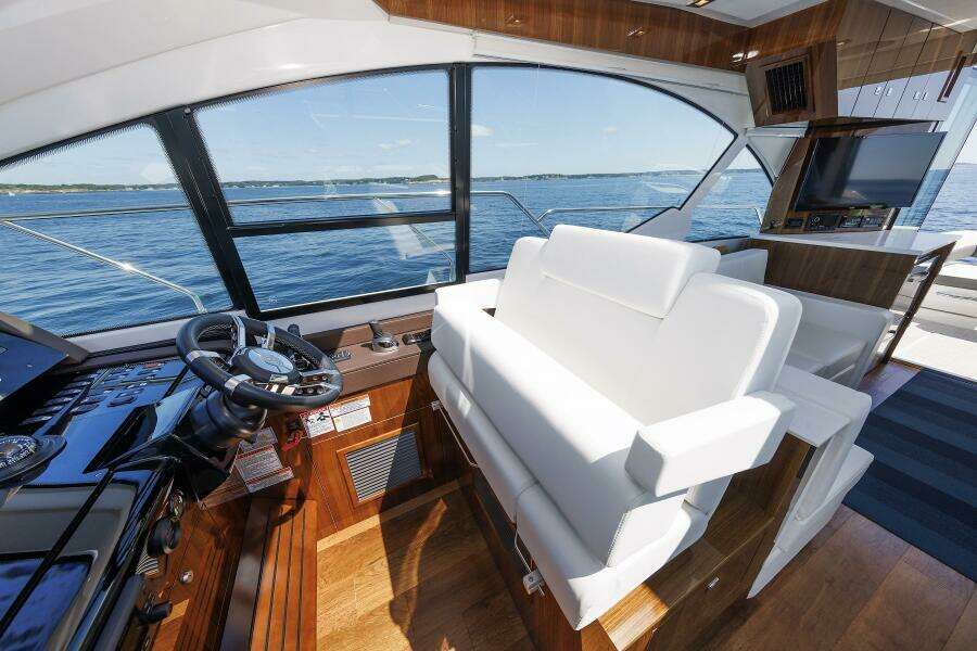 Helm Seat