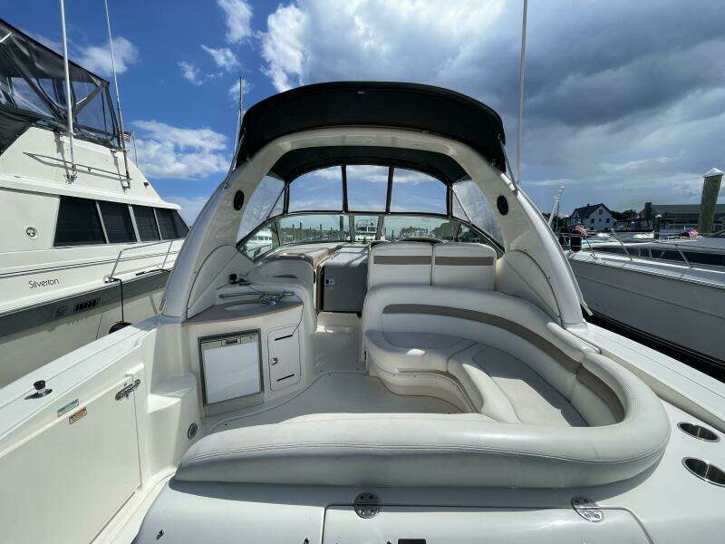 Sea Ryder 32ft Sea Ray Yacht For Sale